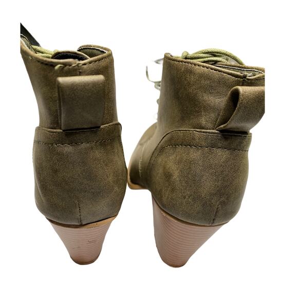 Rue21 Laced booties - olive green - Picture 3 of 8
